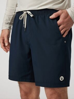 Vuori Kore Short Unlined 7" In Ink XXL